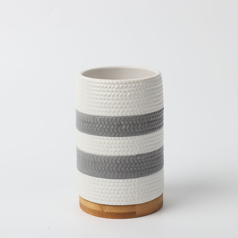 Versatile Ceramic Cup Guest Ready Bathroom Accessories