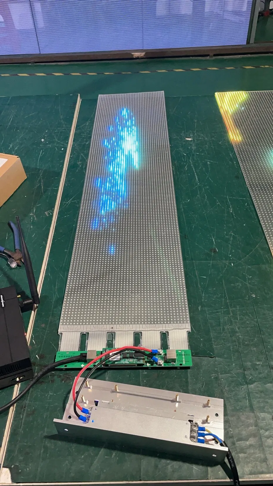 P4-P30 Indoor Outdoor Flexible Transparent Display Crystal Film Screen