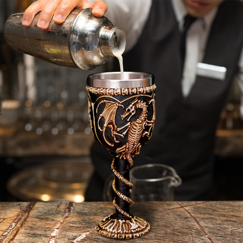 Кубок из костей дракона, винный бокал в средневековом стиле
