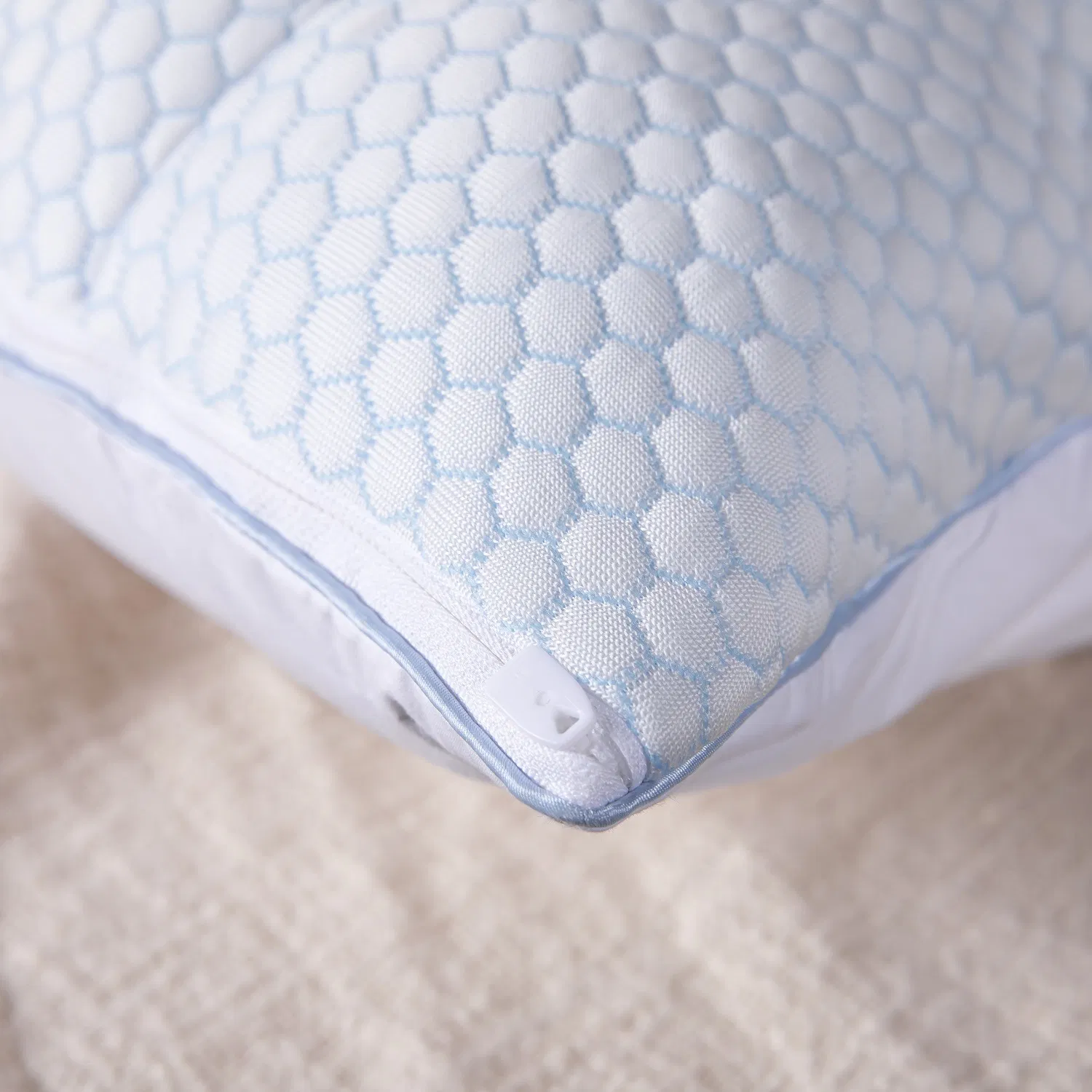 2021 Luxury Cooling Goose Down Fiber Fill Custom Shape Neck Massage Pillow