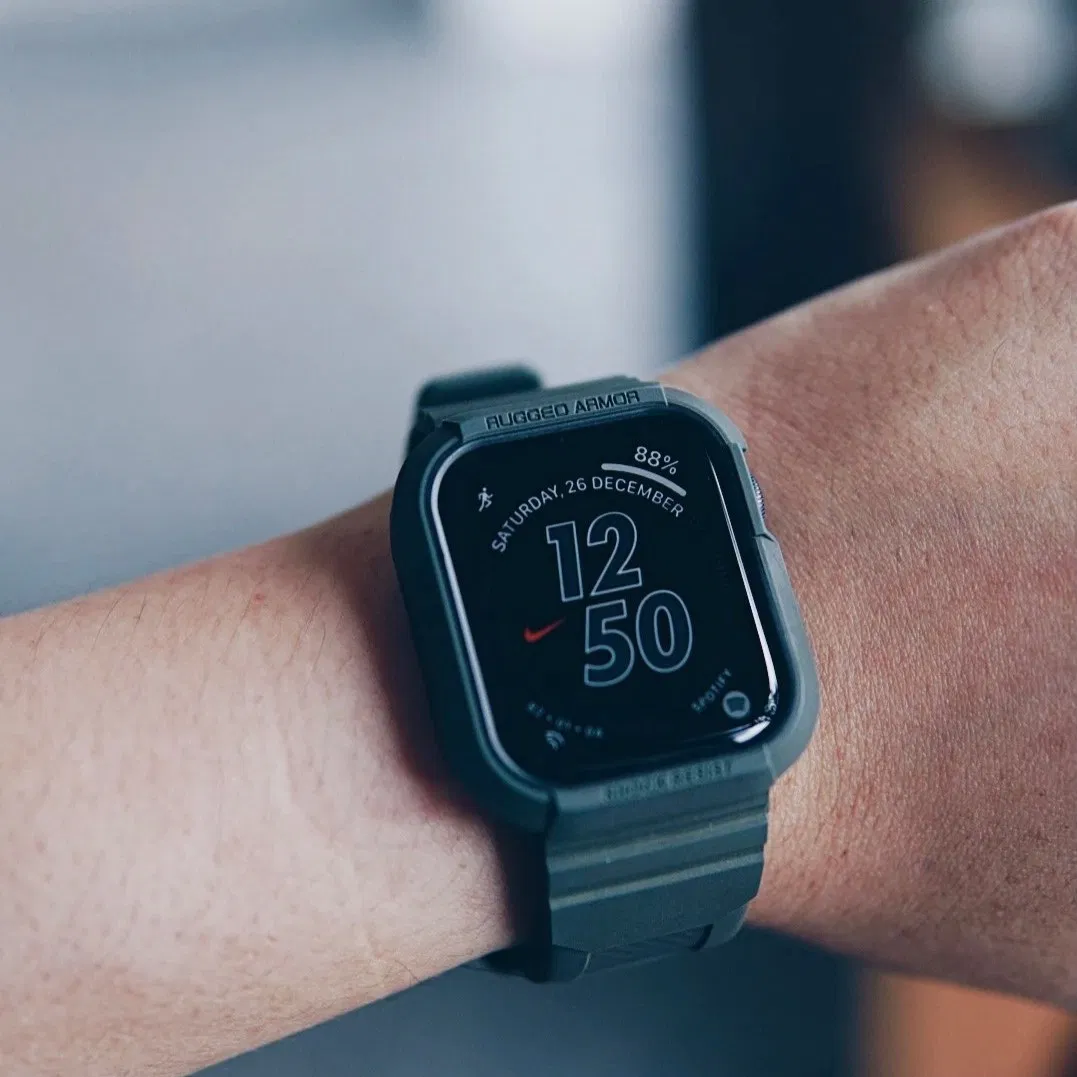 High Quality Spigen Rugged Armor I Watch Band Fashion and Atmosphere