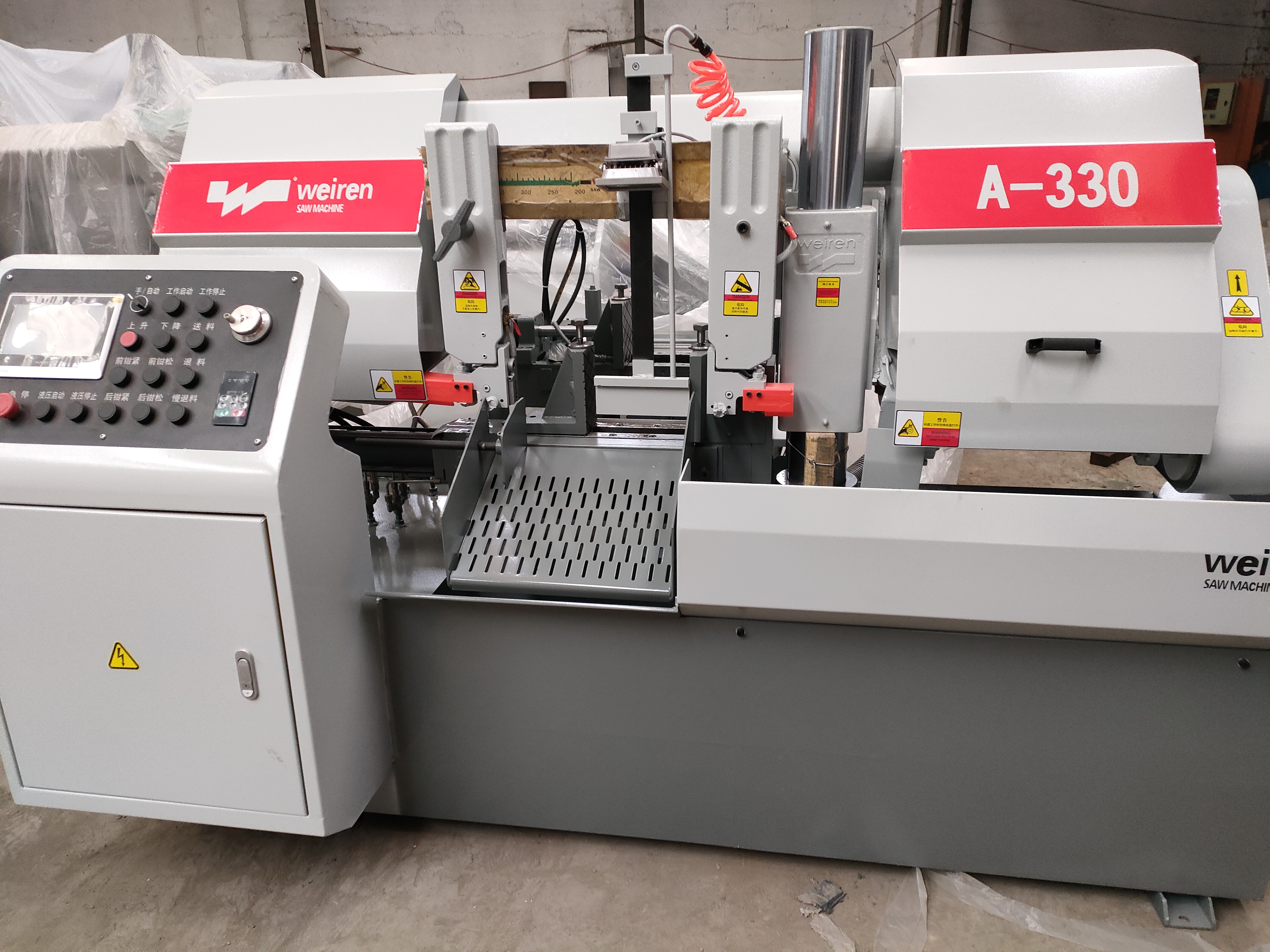 Ленточная пила по металлу горизонтальная с ЧПУ A-330