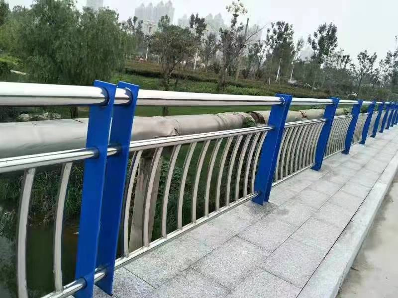 Customized Stainless Steel Pipes Composite Steel Traffic Safety Barrier Bridge Crash Guardrail for Safety