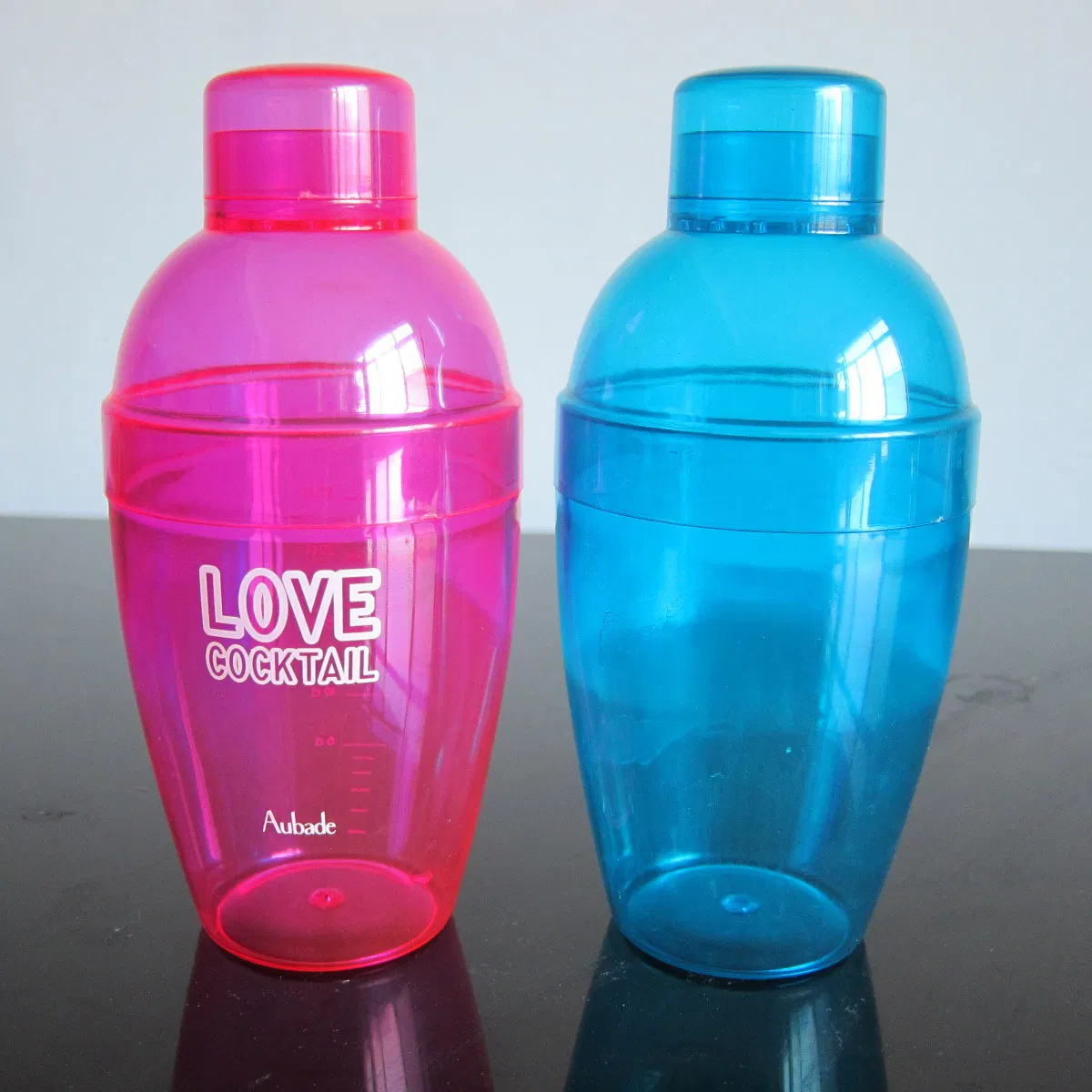 Шейкер для коктейлей пластиковый с логотипом