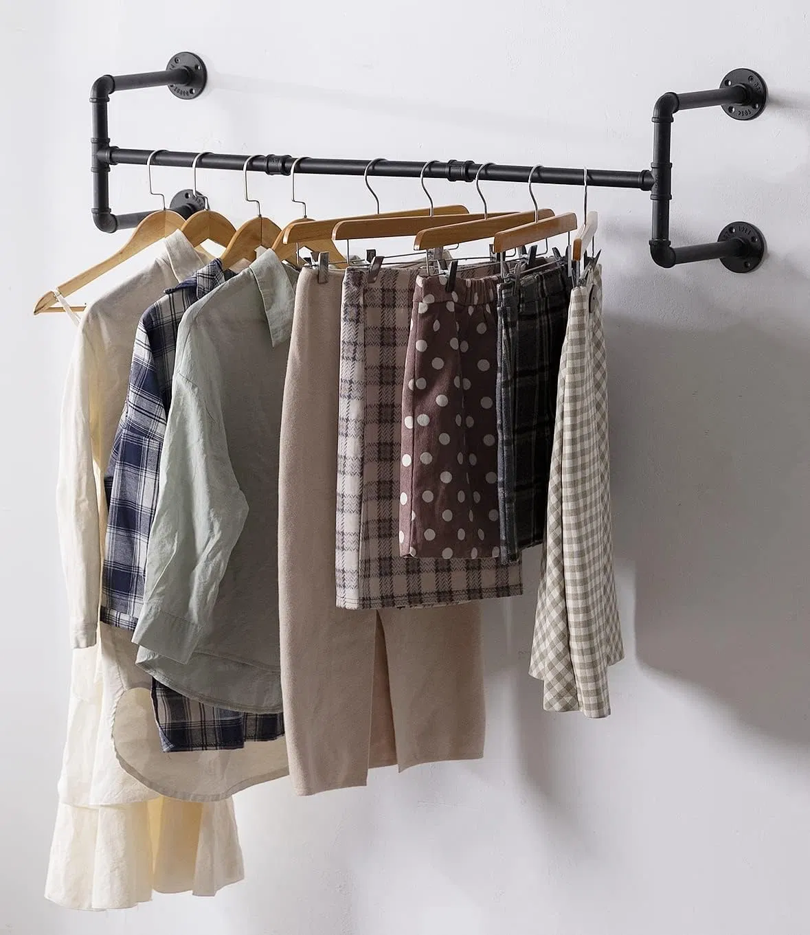 Heavy Duty Detachable Wall Mounted Iron Garment Bar Multi-Purpose Clothing Rack Hanging Rod