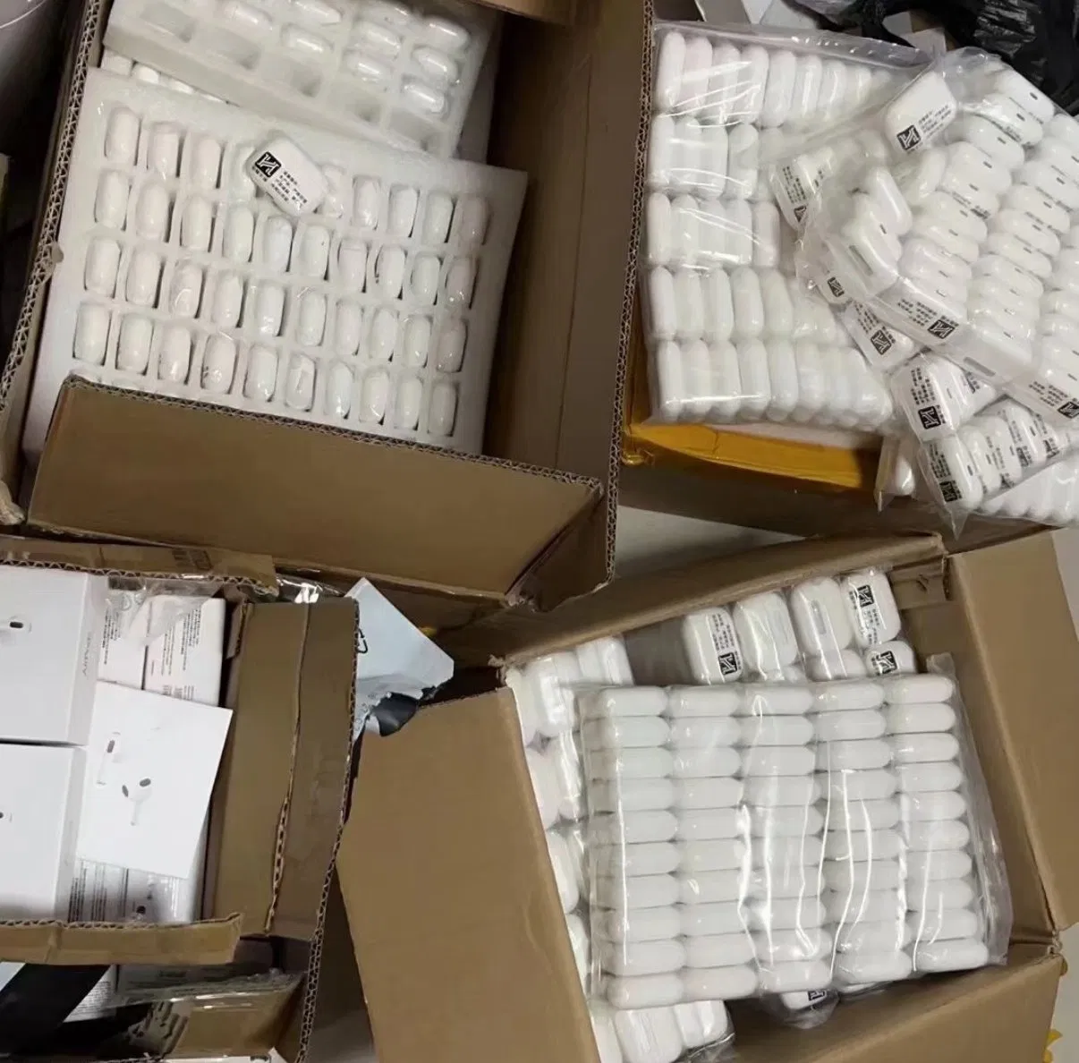 Fast Delivery Wireless in Ear Smart Bluetooth Earphones