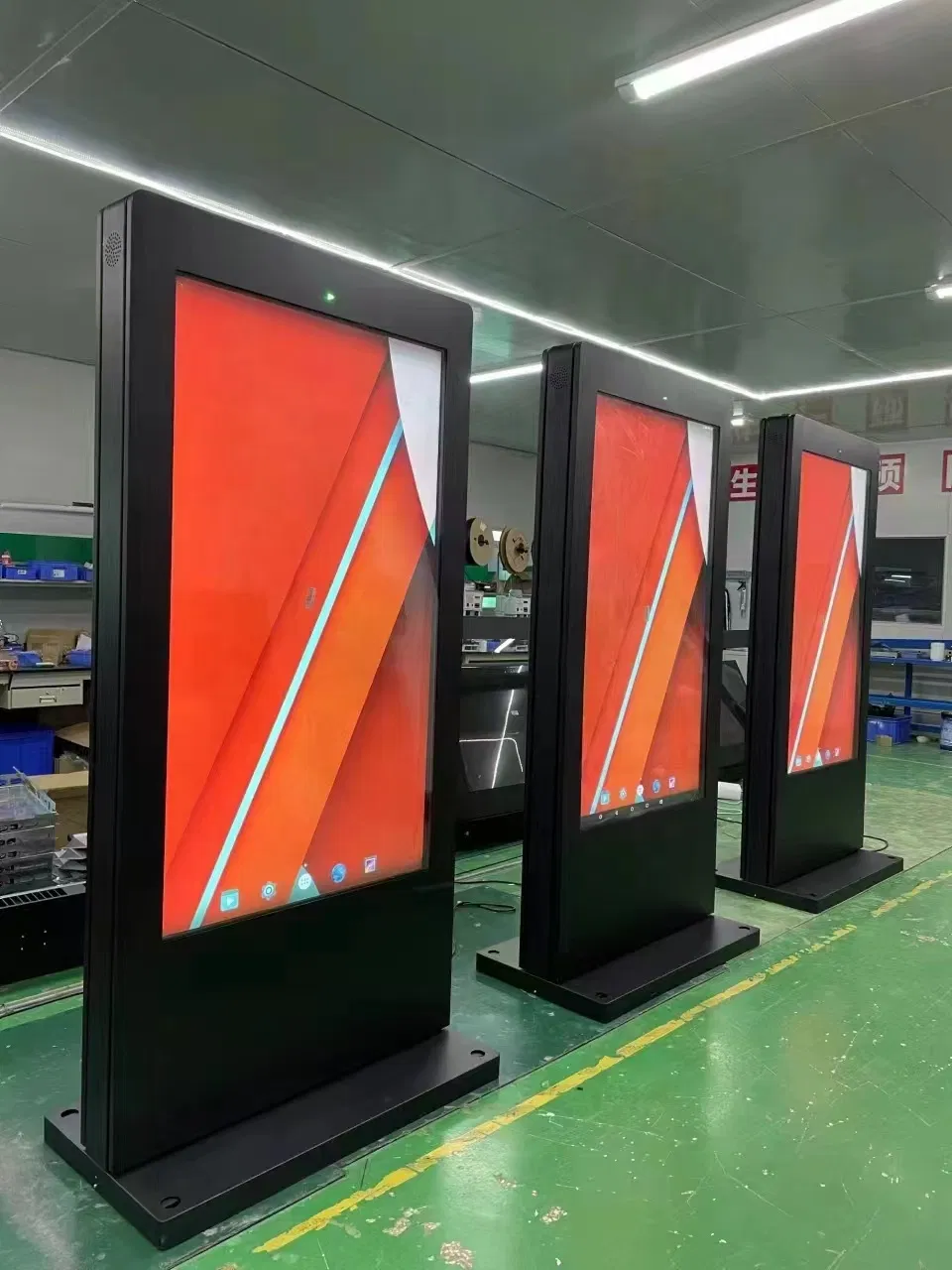 Wall Mounted Outdoor LCD Kiosk Ticket Dispenser Parking System Advertising Digital Sinage Display