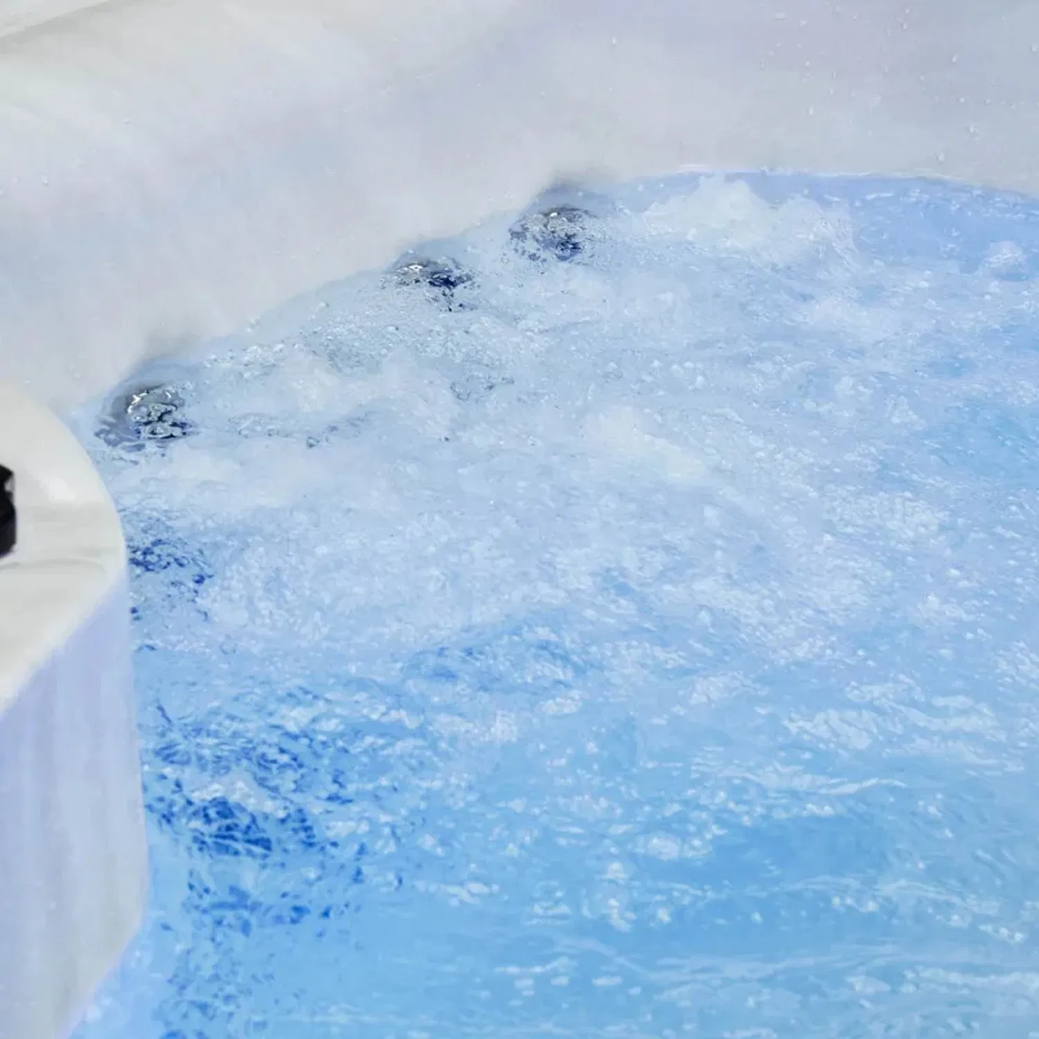 Гидромассажная ванна Whirlpool для улицы и дома