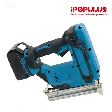 Аккумуляторный набор для обрезки веток с цепной пилой и секатором