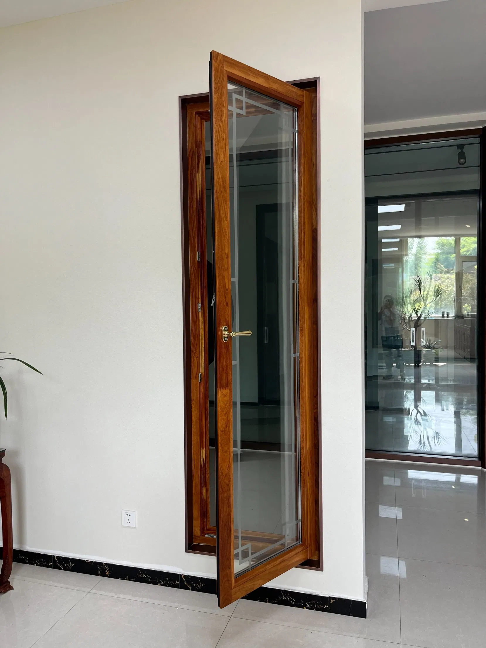 Exquisite Solid Wood Tilt and Turn Windows, Inward Opening Style