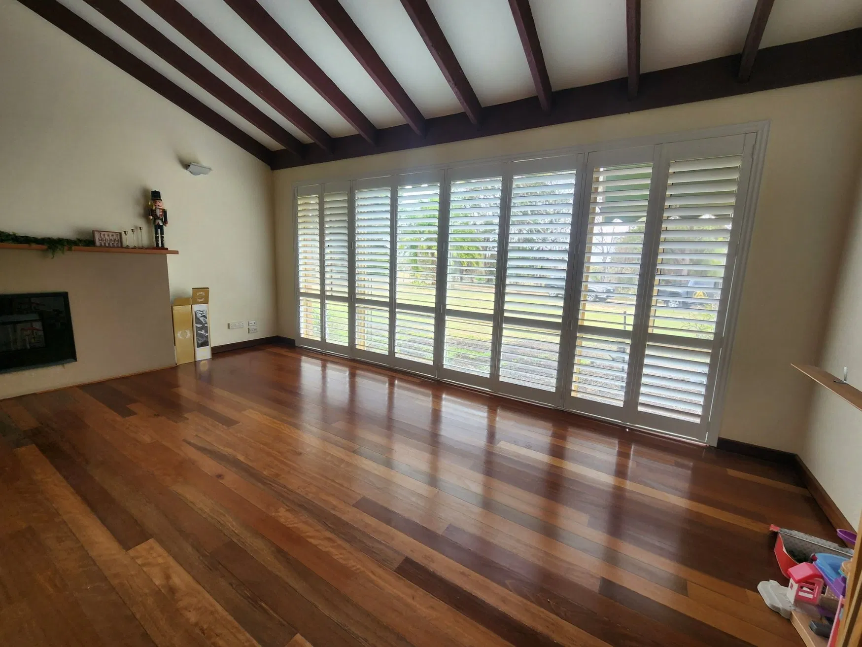 Newest Hot Selling Premium Quality Low Price White Plantation Shutters and Wooden Plantation Shutters for Window
