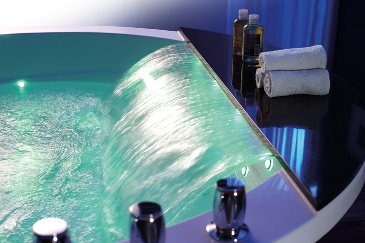 Двухместная встроенная круглая ванна с гидромассажем