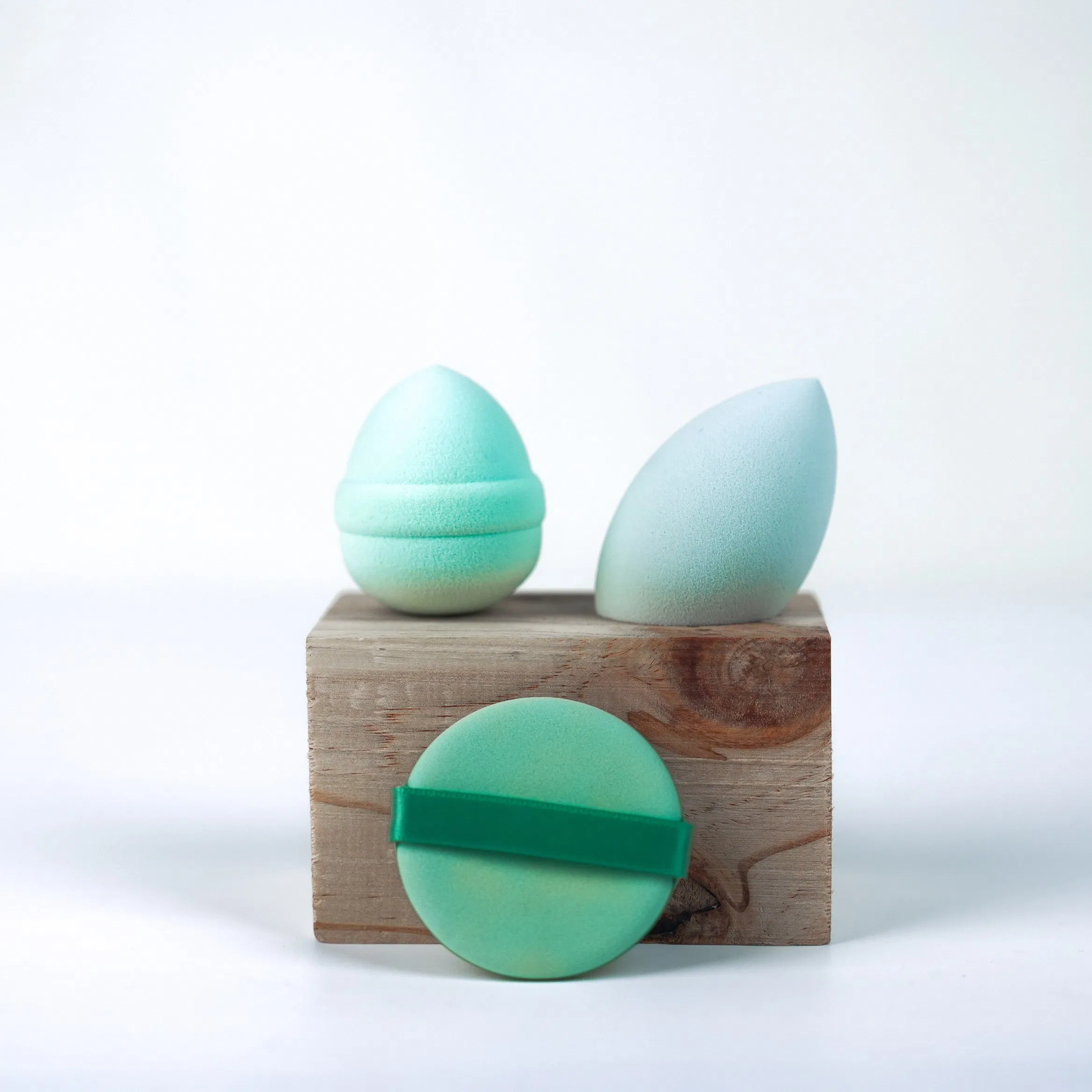 New Design Wholesale Green Powder Beauty Sponge Cosmetic Puff Beauty Blender for Make up Blender Tools