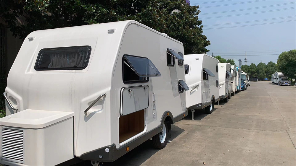 One Piece Big Size Smooth Fiberglass Sandwich Composite Panel for Caravan Building