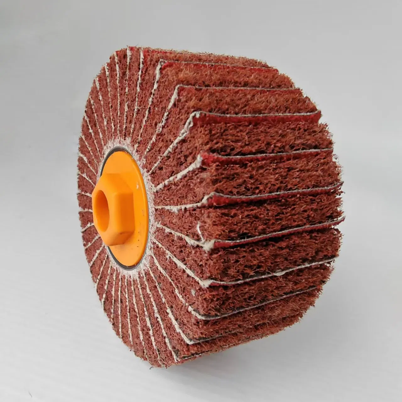 Лепестковый полировальный круг из нетканого нейлона