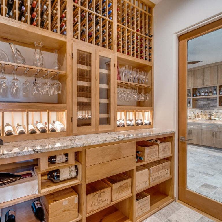 Royal Metal Personalized Customization Wine Cellar Humidity Control for High End Bars and Home