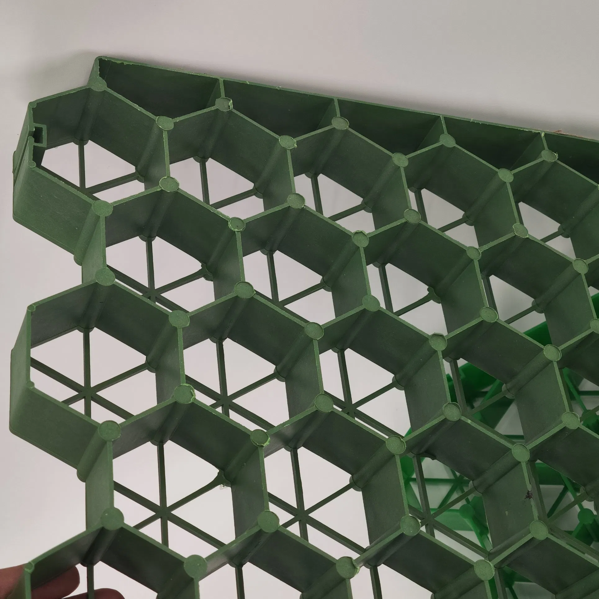 Dual-Purpose Eco-Friendly and Durable Permeable Pavers Grass Paver Grid for Parking Lot Greeining