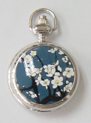 OEM Fashion Ladies Full Hunter Engraved Pocket Watch with Japan Quartz Movement