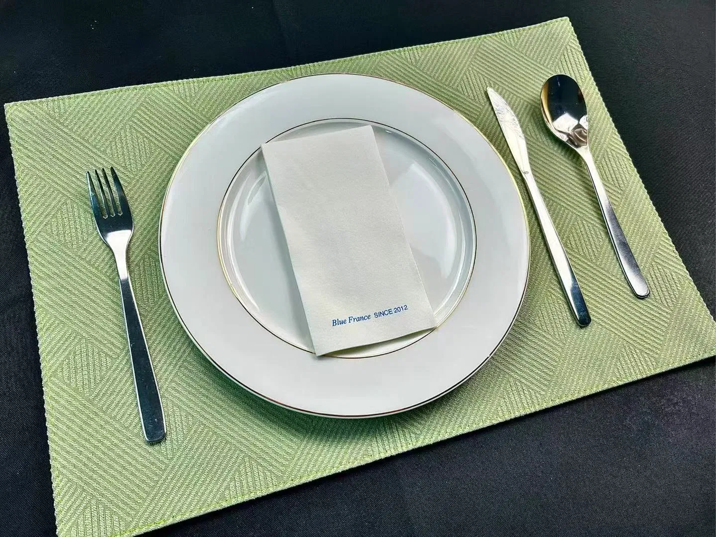 Lint-Free Surface No Fiber Shedding During Processing or Use Air-Laid Paper