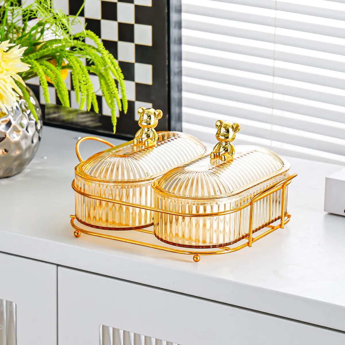 Bamboo Lid Glass Canister for Preserving Freshness in Hotel Catering
