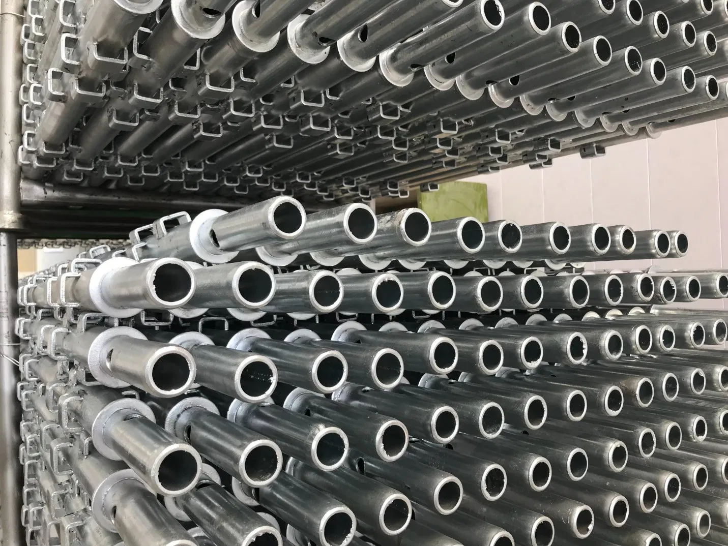 En74-1/BS1139/As1576 International Standards Haki Scaffolding Vertical Standards