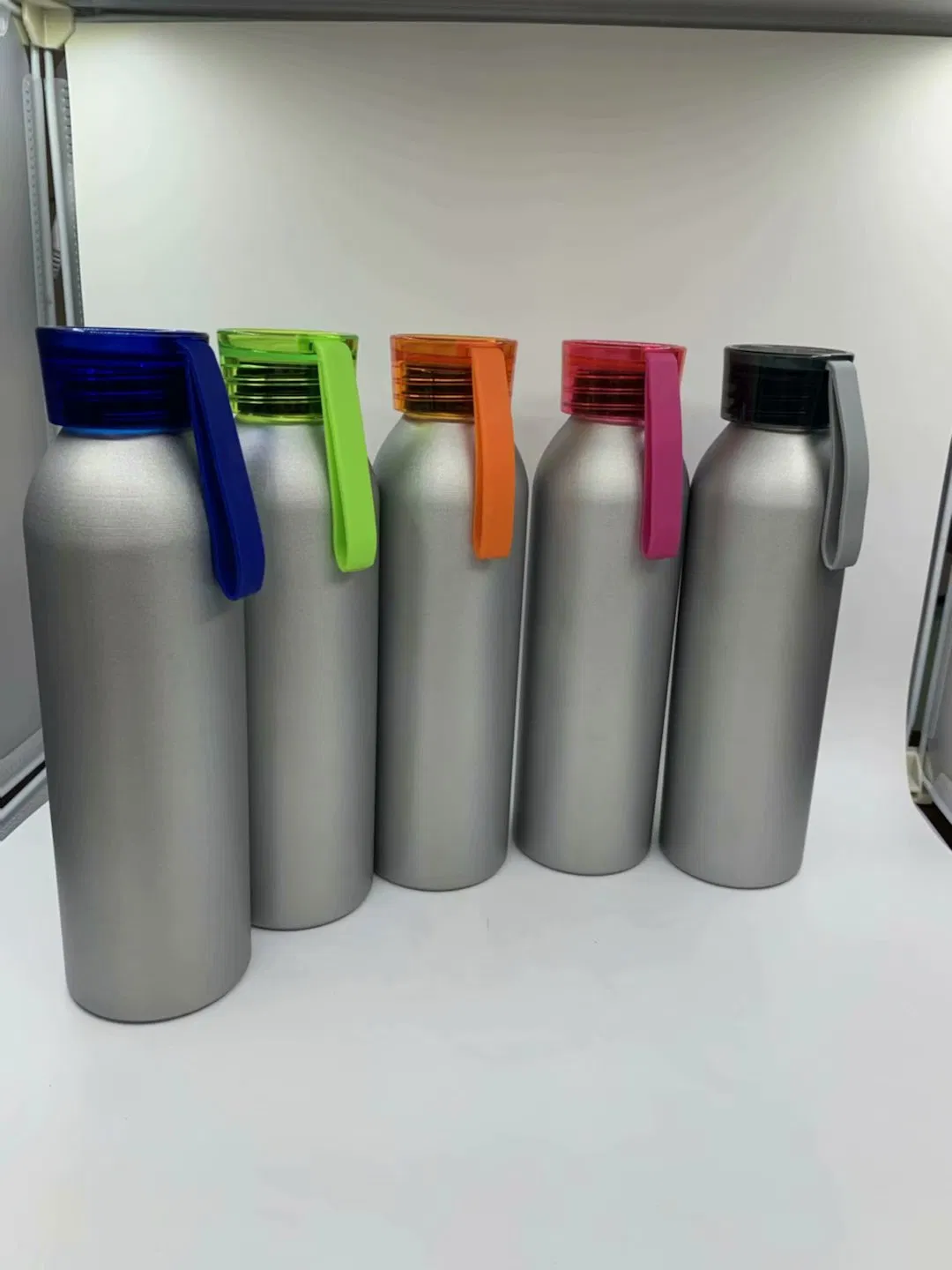 New Design Aluminium Water Sports Bottle with Handle and Transparent Lid