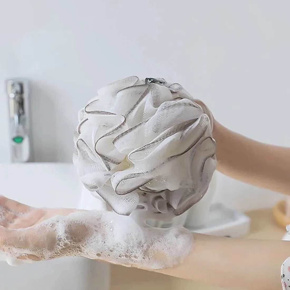 Wholesale Universal Large Magic Puff Bath Flower Ball