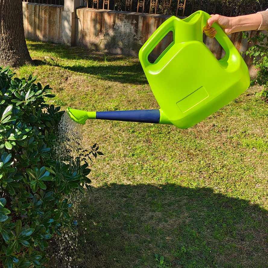 Durable Large Capacity 10L Plastic Detachable Long Spout Watering Can/Pot/Kettle with Removable Sprinkler Head for Garden Irrigation