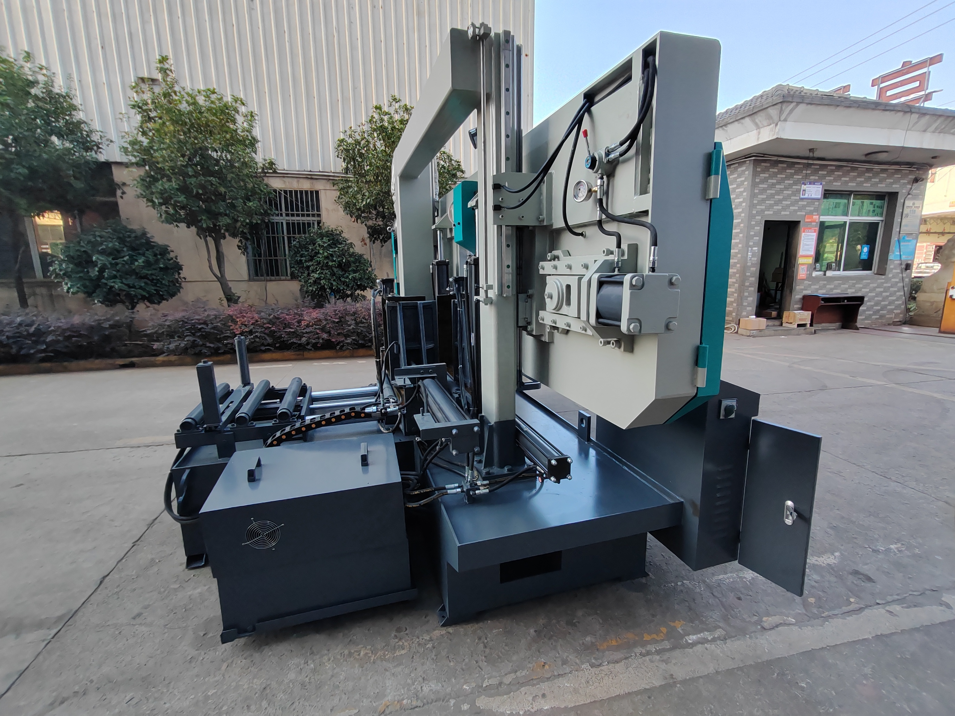 Станок ленточнопильный горизонтальный автоматический по металлу GZ4265