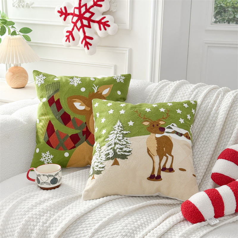 Custom Nordic Polyester Printing Christmas Fawn Snowflake Cushion Covers Modern Sofa Pillow Case for Home