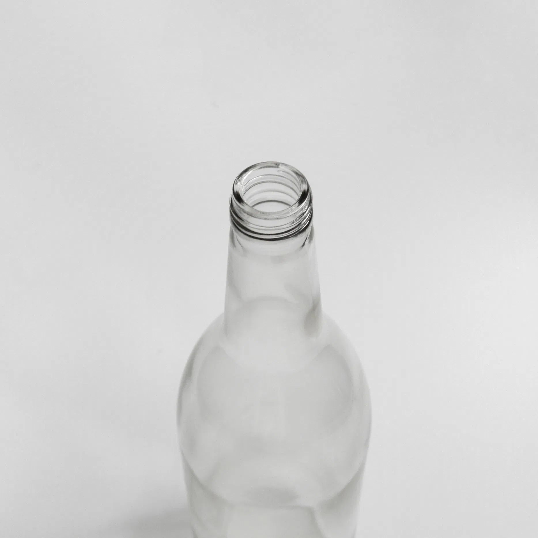 1000 Ml Empty Glass Bottle in Recycled Glass Materials with Lug Cap