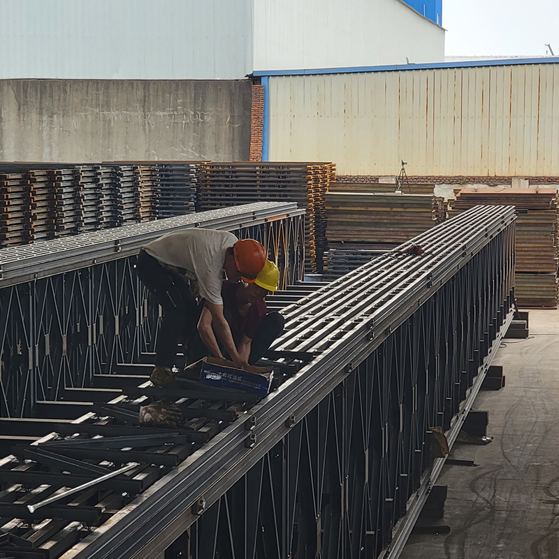 Durable Prefabricated Truss Bridge for Model Train Enthusiasts