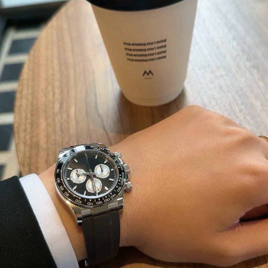 Top Imitation Brand of Men's Gifts for Wholesale Luxurious and Fashionable with Diamonds Men's Watches.