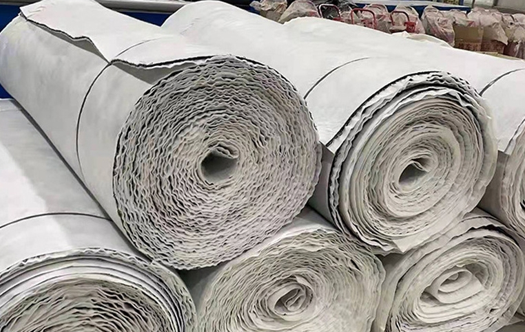 W-Typed Drainage Geomat for Road Isolation Strips