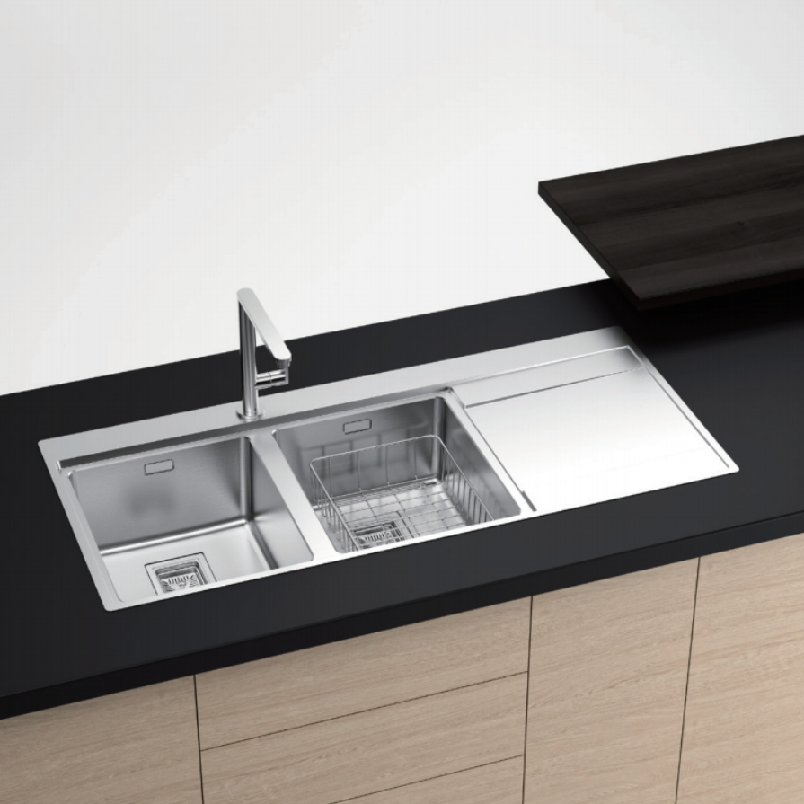 High Quality Stainless Steel Kitchen Sink with Drainage Plate Base (BL-698)