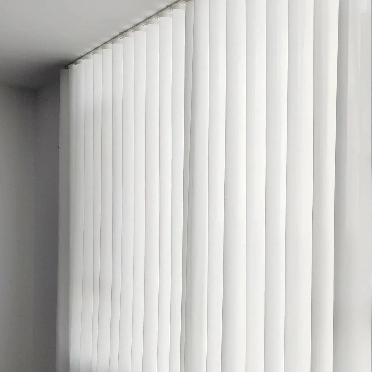 High End Custom Home Specific Modern Style Snake Shaped Curtain Track