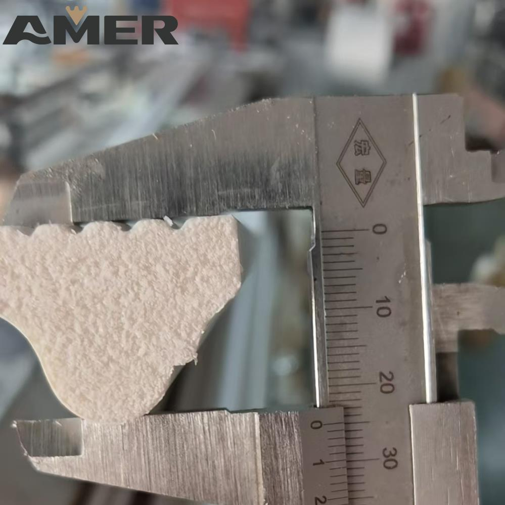 Modern Design White Primed Wood Flooring Trim Accessories Decorative Baseboard Skirting for Apartments