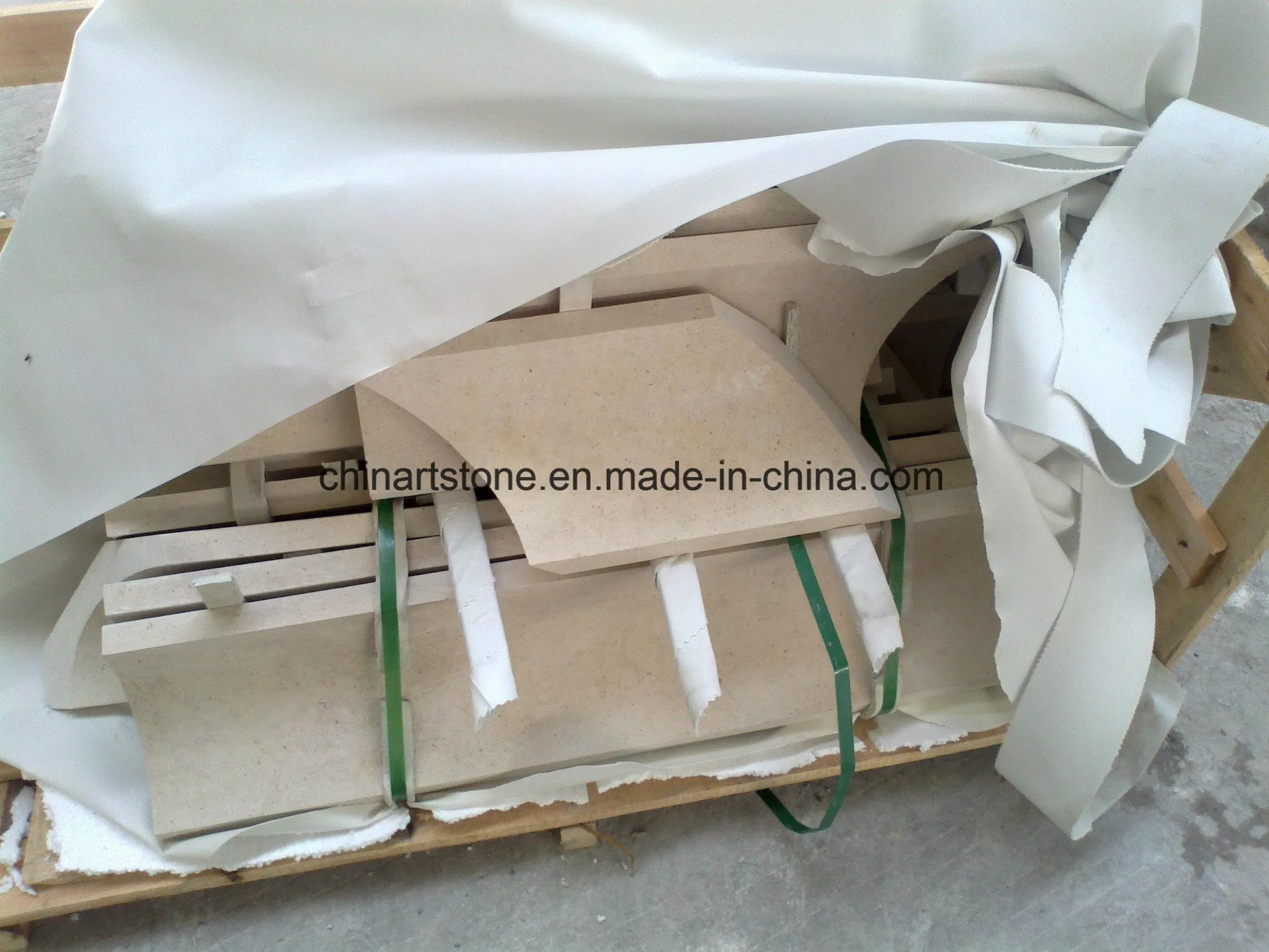 Beige/White Limestone Marble Serppegiant Moca for Tiles and Column