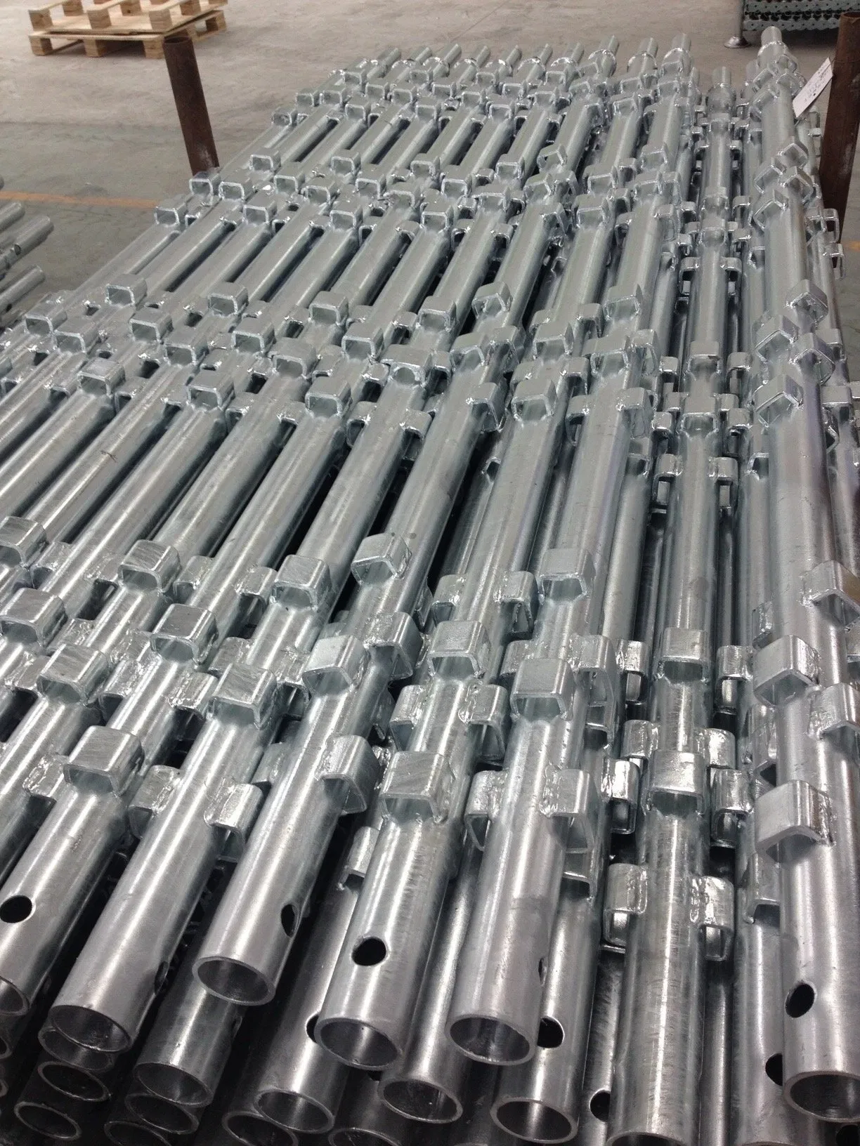 En74-1/BS1139/As1576 International Standards Haki Scaffolding Vertical Standards