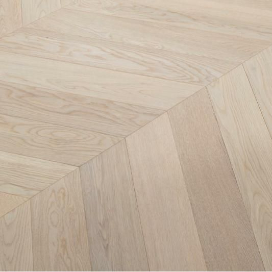 Серый инженерный паркет 'Шеврон' 15мм