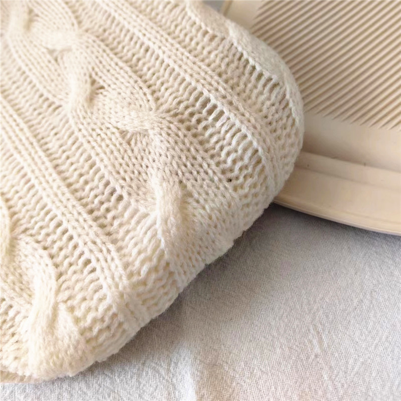 OEM Manufacture Pure Color Cable Knitted Rubber Hot Water Bag Bottle Cover for Winter