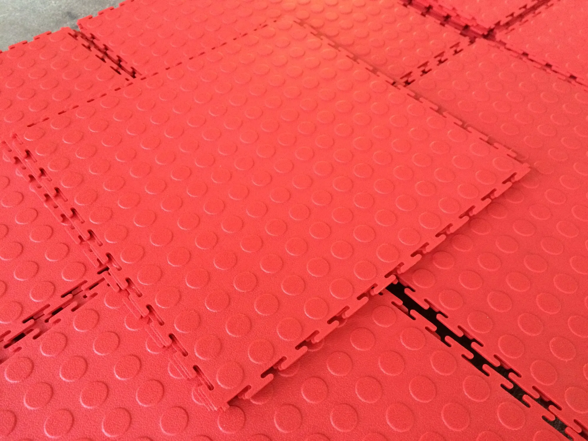 ПВХ плитка для гаража самосборная