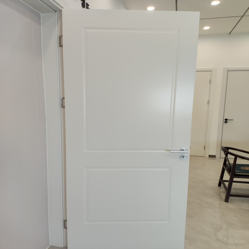 Белая лакированная WPC дверь влагозащищенная