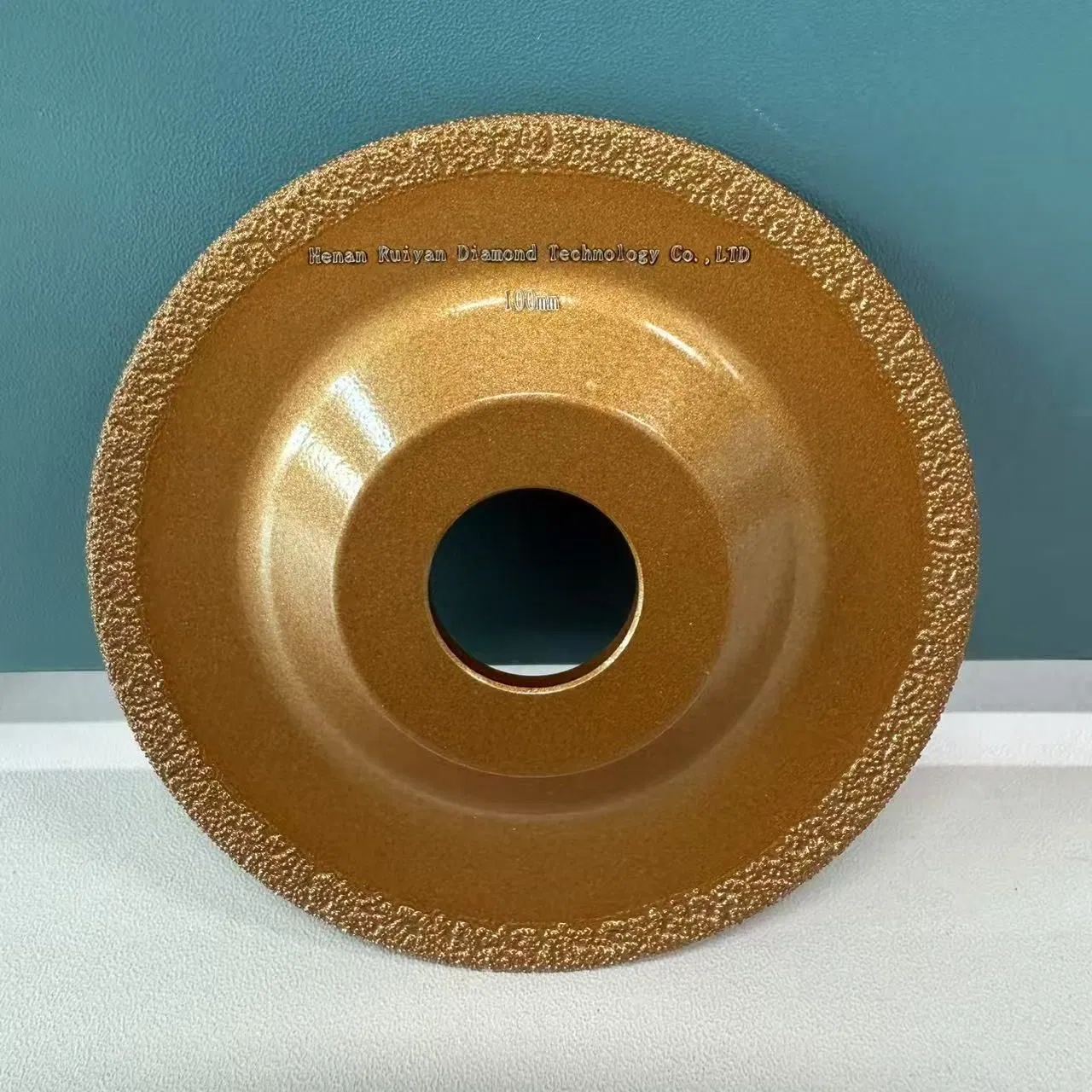 Алмазный шлифовальный круг чашечный для камня и чугуна