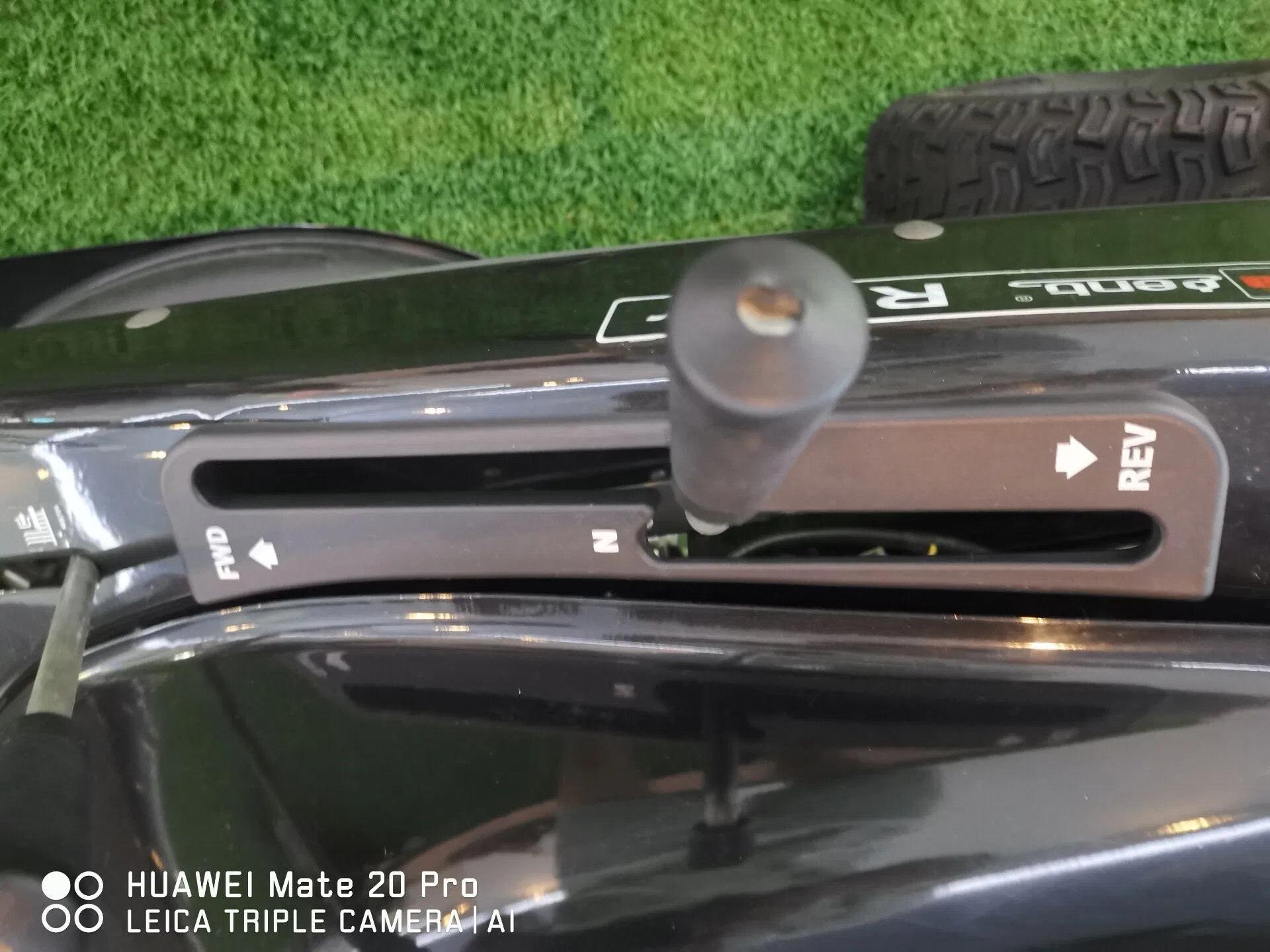 Самоходная газонокосилка 30 дюймов, 12.5 л.с.