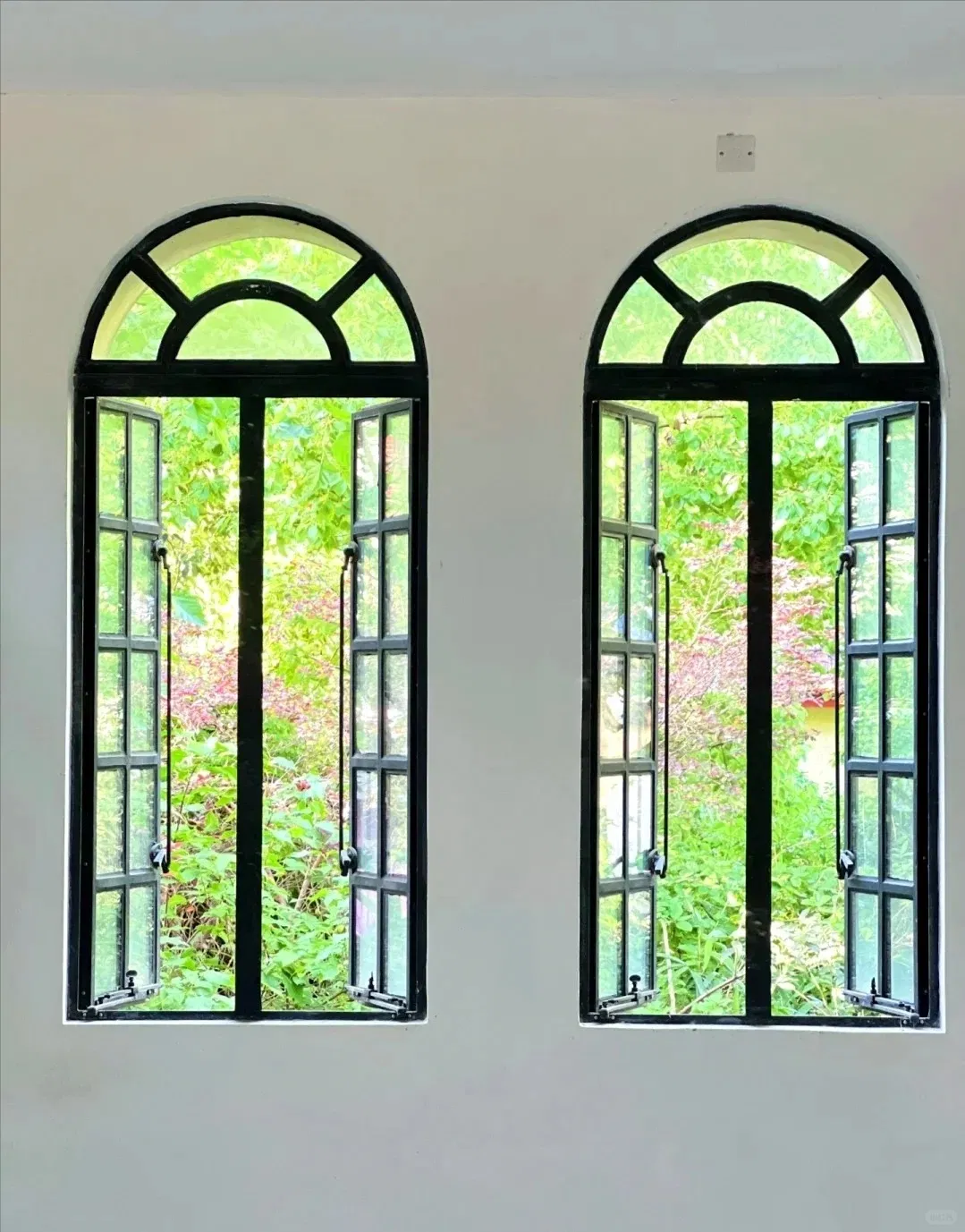 Antique Window Aluminum Glass Frame Casement Window Aluminum Window Profile