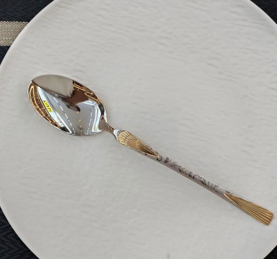 Elegant Stainless Steel Cutlery Set for Dining and Entertaining