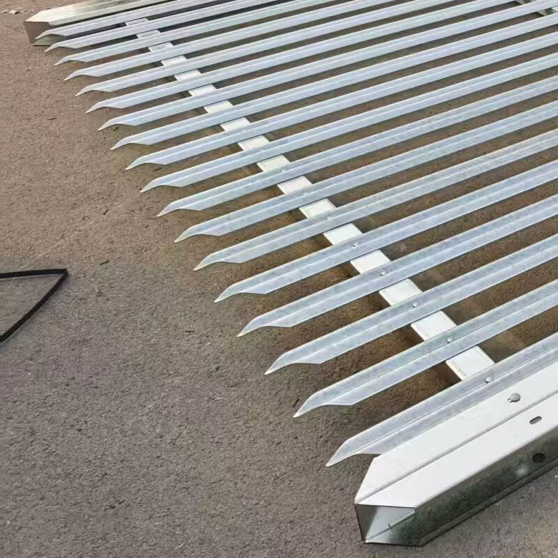 China Factory Galvanized Steel Palisade Fencing for Papua New Guinea