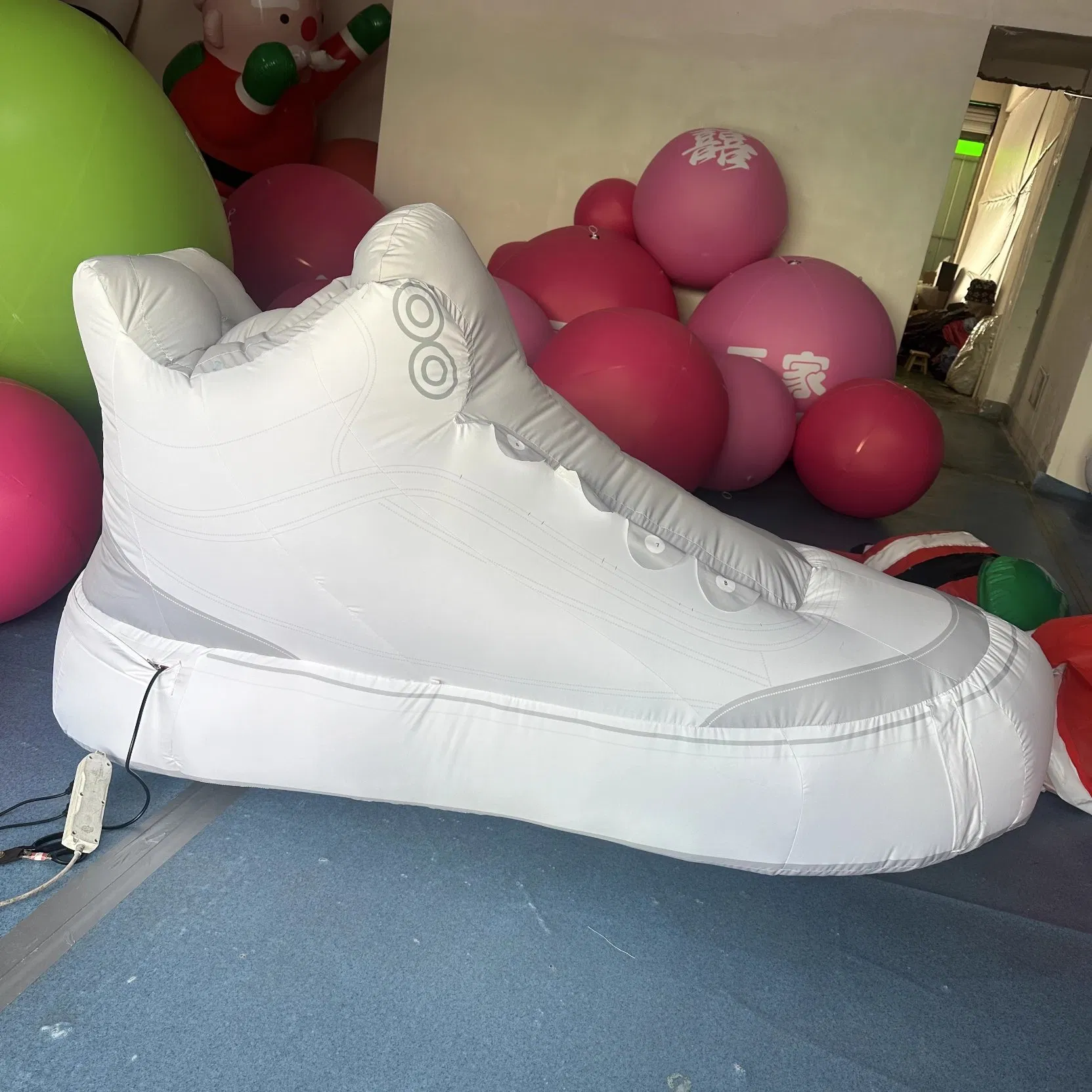Boyi Giant Inflatable Shoe Sneaker Sports Shoes Balloon