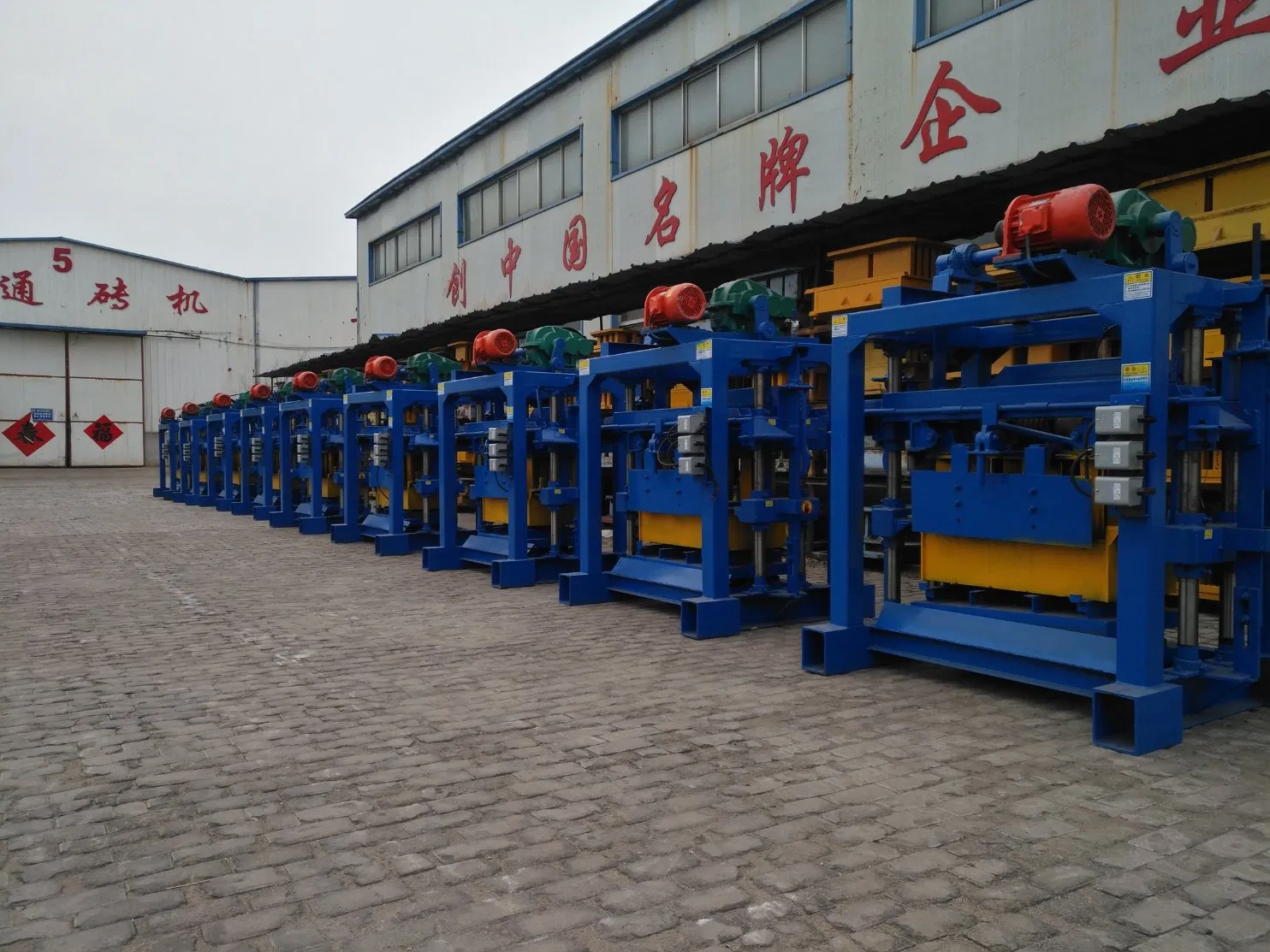 Qtj4-40 Manual Concrete Hollow Block Brick Making Machine for Paving Stones